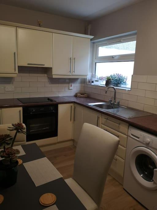 Gaeltacht Quarter Cosy Home Белфаст Экстерьер фото